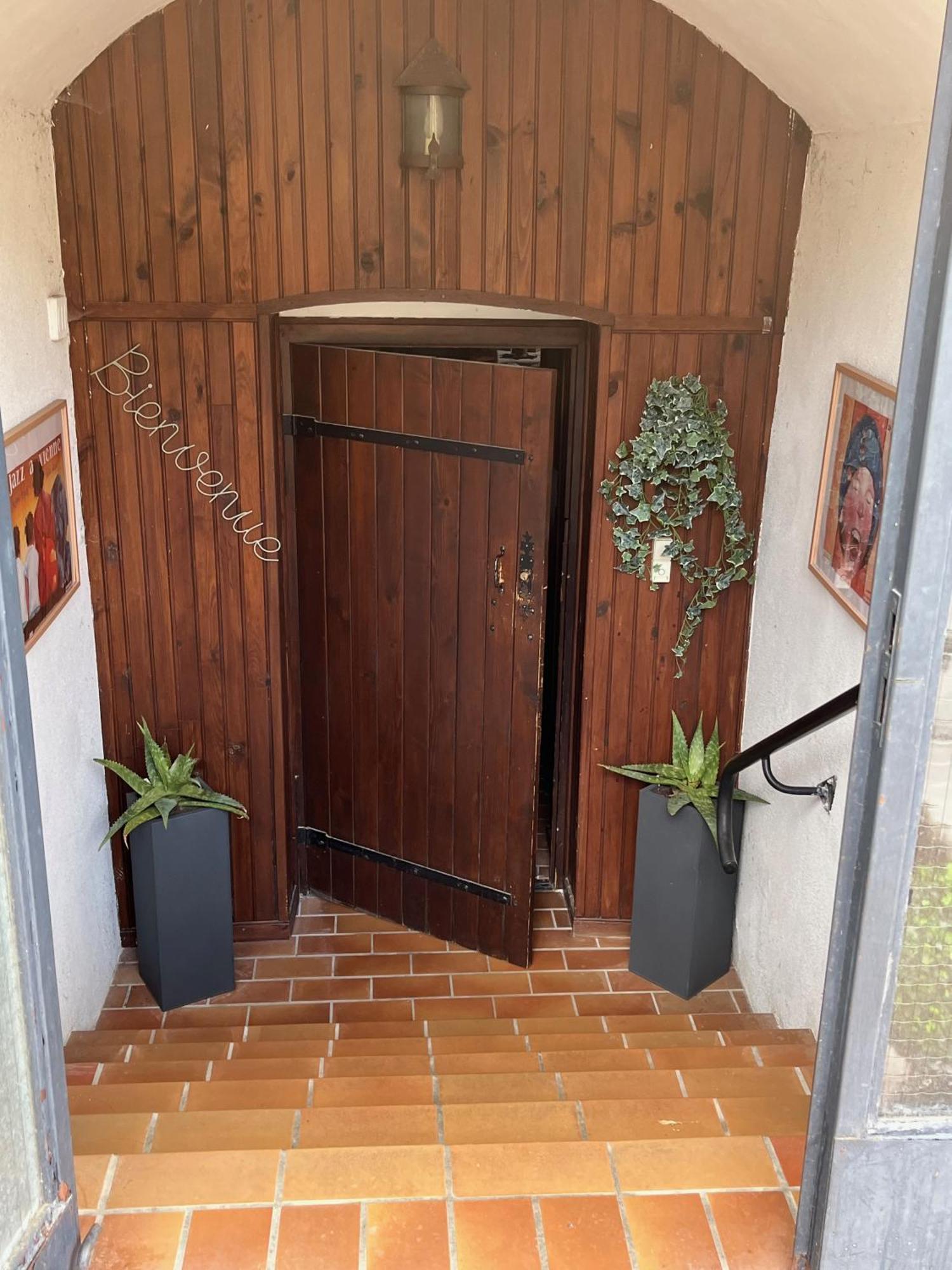 Le Charles IX Apartman Roussillon  Kültér fotó