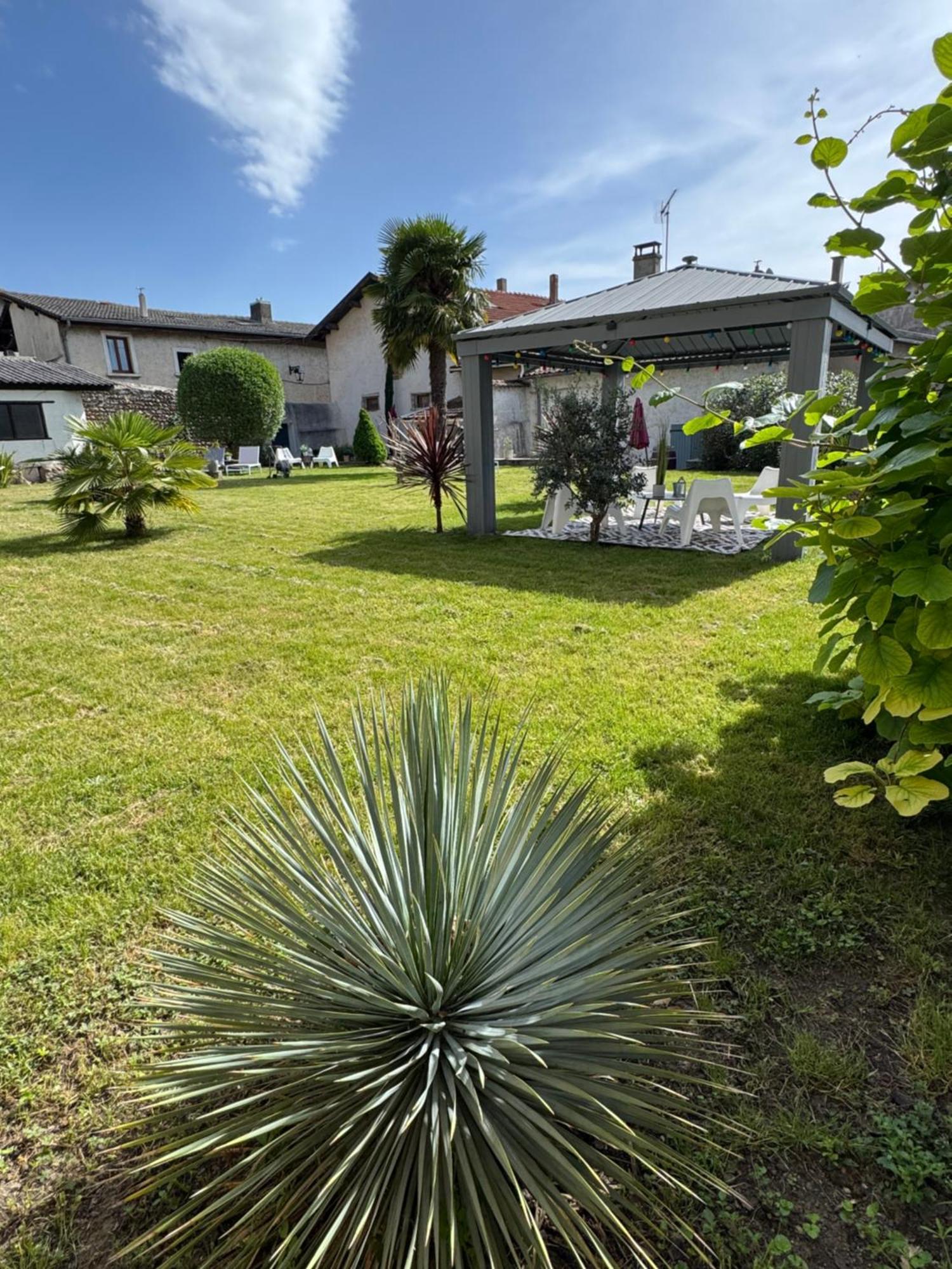 Le Charles IX Apartman Roussillon  Kültér fotó